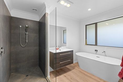 Photo of property in 62 Tiritiri Moana Drive, Pegasus, 7612