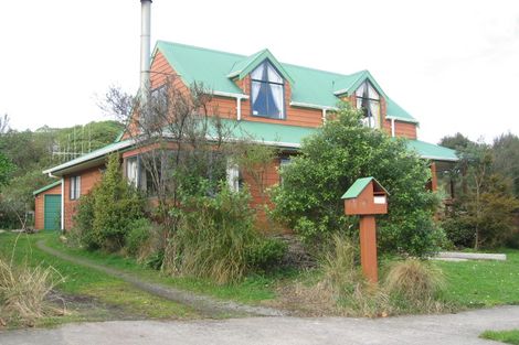 Photo of property in 9 Springdale Grove, Fitzherbert, Palmerston North, 4410