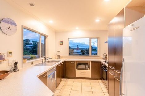 Photo of property in 3 Paremata Drive, Paremata, Porirua, 5024