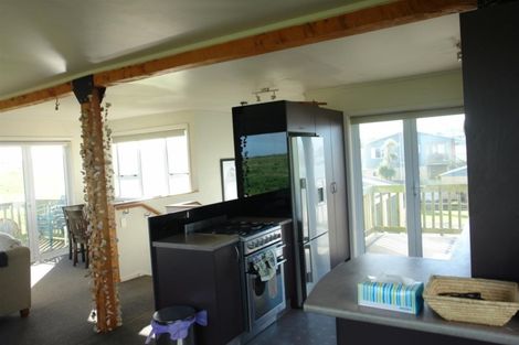 Photo of property in 29 Nukumaru Parade, Waiinu Beach, Whanganui, 4588