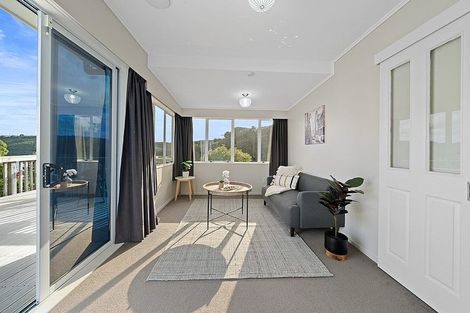 Photo of property in 2 Annan Grove, Papakowhai, Porirua, 5024