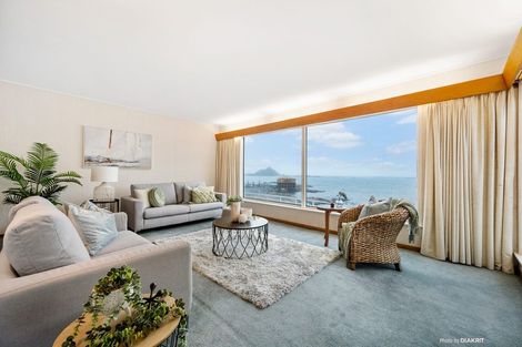 Photo of property in 218 The Esplanade, Island Bay, Wellington, 6023