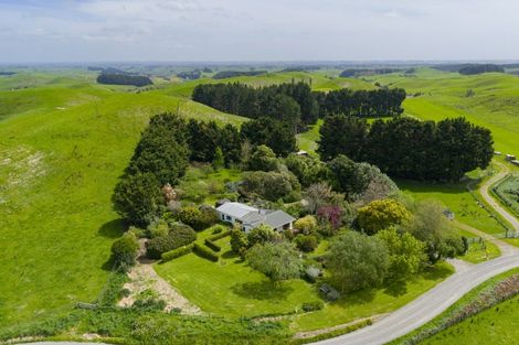 Photo of property in 135 Zigzag Road, Pohangina, Feilding, 4775
