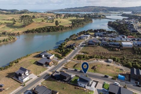 Photo of property in 2 Taeore Lane, Raglan, 3225