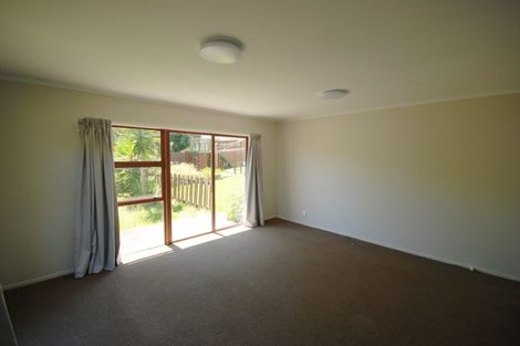 Photo of property in 2/16 Roberts Road, Glenfield, Auckland, 0629