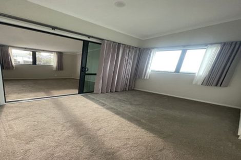 Photo of property in 3/485 Don Buck Road, Massey, Auckland, 0614