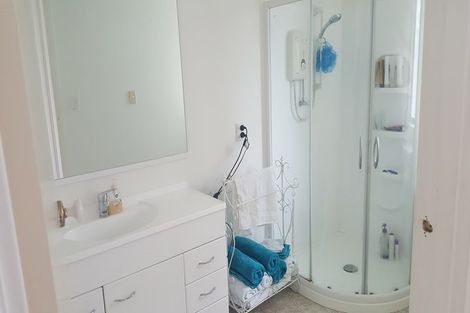 Photo of property in 2a Shanley Crescent, Waiuku, 2123