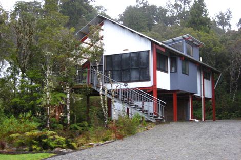 Photo of property in 17 Korua Street, Moana, 7872