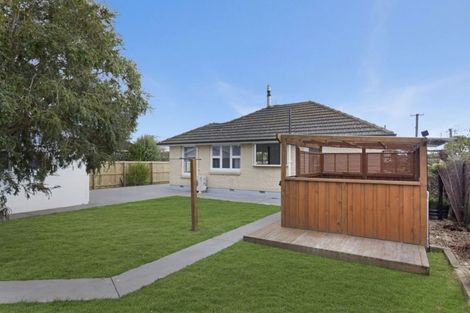 Photo of property in 6 Quebec Place, Wainoni, Christchurch, 8061