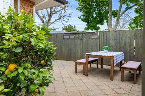 Photo of property in 529d Devonport Road, Tauranga South, Tauranga, 3112