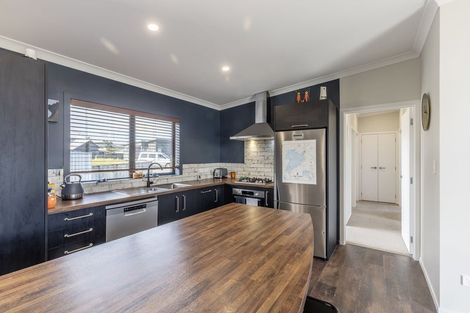 Photo of property in 71 John Norrie Place, Motuoapa, 3382