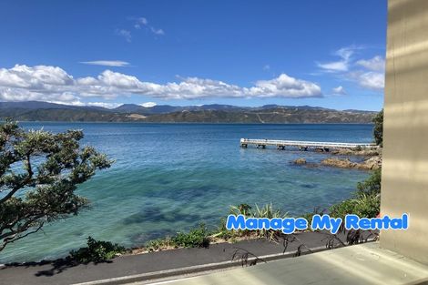 Photo of property in 409 Karaka Bay Road, Karaka Bays, Wellington, 6022