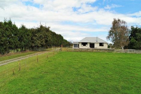 Photo of property in 187 Muhunoa Road West, Ohau, Levin, 5570