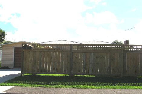Photo of property in 3a Stokes Avenue, Te Atatu Peninsula, Auckland, 0610