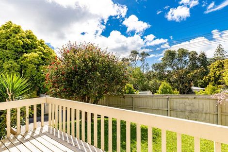 Photo of property in 21 South Lynn Road, Titirangi, Auckland, 0604