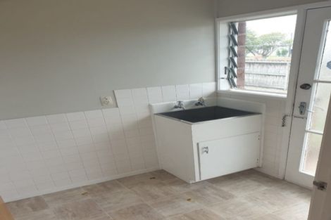 Photo of property in 3/62 Moana Avenue, One Tree Hill, Auckland, 1061