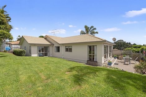 Photo of property in 10 Westminster Gardens, Unsworth Heights, Auckland, 0632