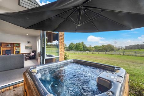 Photo of property in 30 Clifton Road, Whitford, Howick, 2571