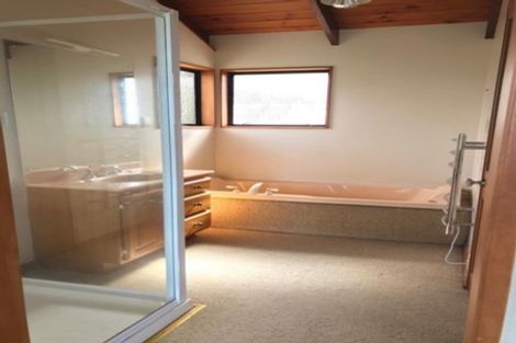 Photo of property in 1/20a Old Lake Road, Narrow Neck, Auckland, 0622