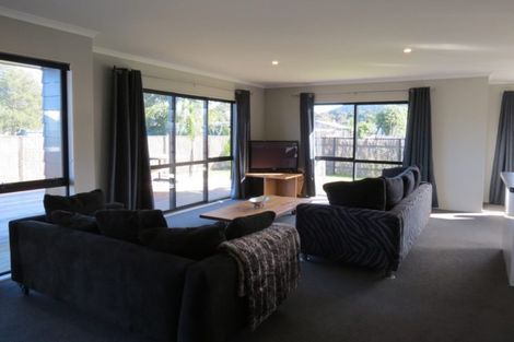 Photo of property in 19 Victoria Street, Coromandel, 3506