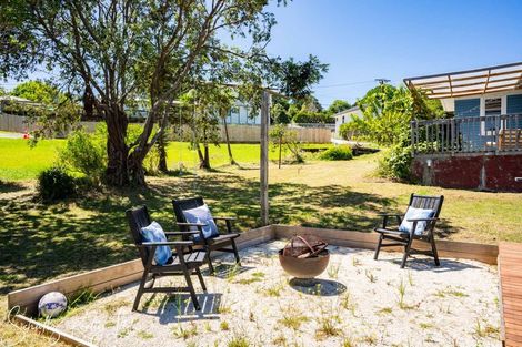 Photo of property in 19 Whaka Street, Maungaturoto, 0520