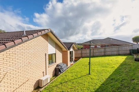 Photo of property in 26 Burton's Drive, Swanson, Auckland, 0614