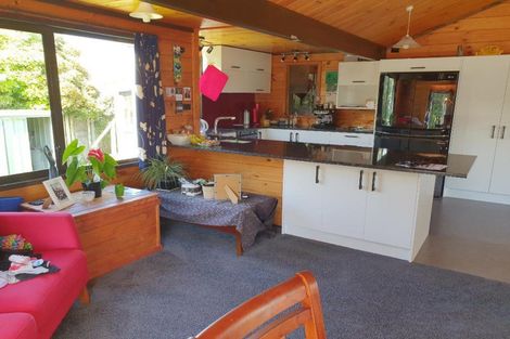 Photo of property in 16 Elder Grove, Whalers Gate, New Plymouth, 4310