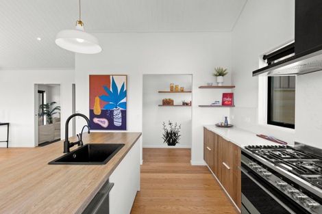 Photo of property in 2 Wanderer Lane, Jacks Point, Queenstown, 9371