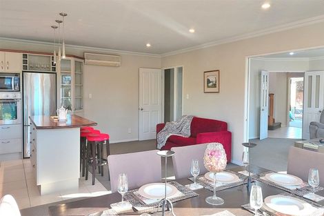 Photo of property in 27 Stableford Green, Burnside, Christchurch, 8053