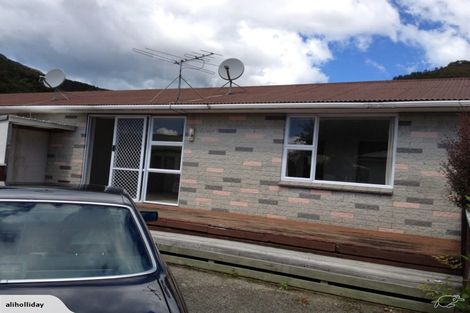 Photo of property in Claredon Court, 46b York Street, Picton, 7220