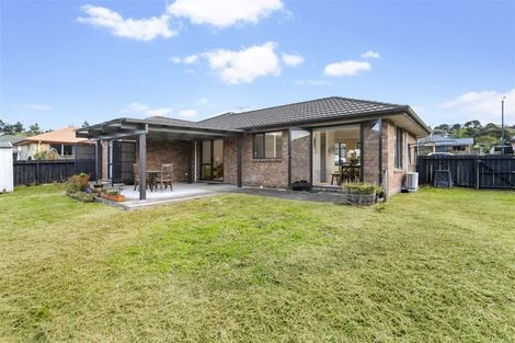 Photo of property in 35 Cabeleigh Drive, Helensville, 0800