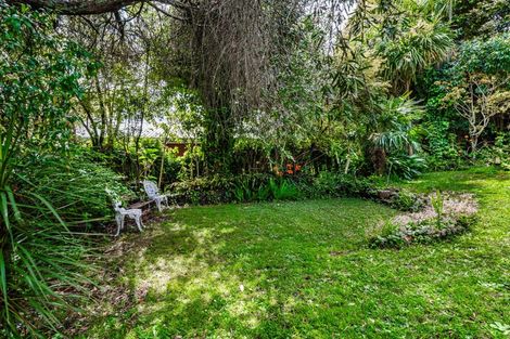 Photo of property in 27 Merriefield Avenue, Forrest Hill, Auckland, 0620