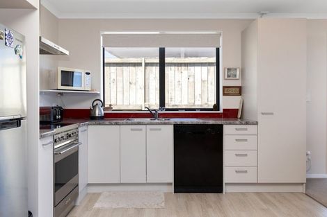 Photo of property in 1/202 Lake Terrace, Waipahihi, Taupo, 3330