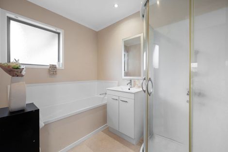 Photo of property in 1/15 Golfland Drive, Golflands, Auckland, 2013