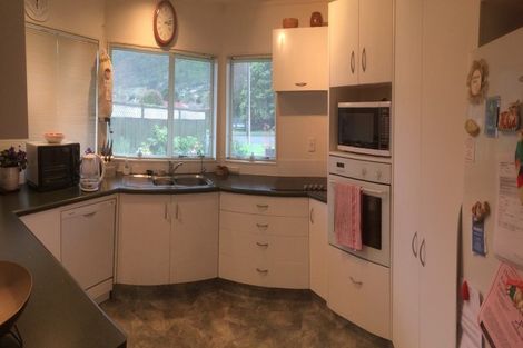 Photo of property in 52 Parata Street, Waikanae, 5036