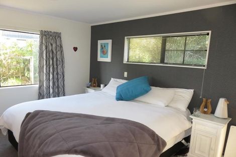 Photo of property in 9 Trinidad Crescent, Grenada Village, Wellington, 6037