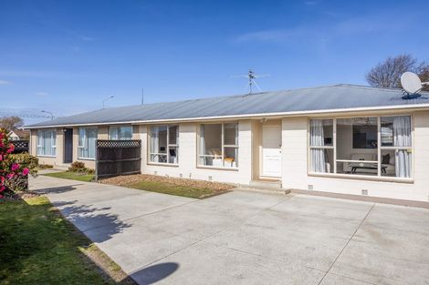 Photo of property in 2/18 Inwoods Road, Parklands, Christchurch, 8083