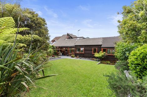 Photo of property in 60 Peter Terrace, Castor Bay, Auckland, 0620