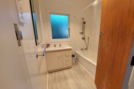 Photo of property in 1 Junction Street, Welbourn, New Plymouth, 4310