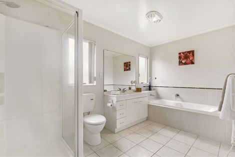 Photo of property in 54 Black Teal Close, Unsworth Heights, Auckland, 0632