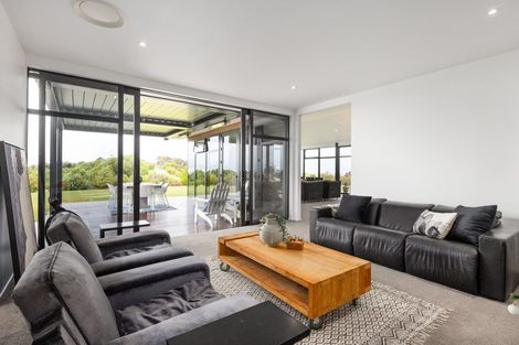 Photo of property in 2 Heipipi Drive, Eskdale, Napier, 4182