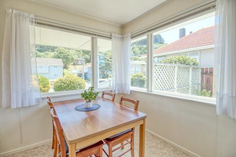 Photo of property in 20 Franklyn Road, Tawa, Wellington, 5028