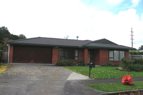 Photo of property in 15 Vanderbilt Parade, Albany, Auckland, 0632