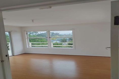 Photo of property in 605 Glenfield Road, Totara Vale, Auckland, 0629