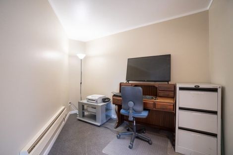 Photo of property in 39 Springdale Grove, Fitzherbert, Palmerston North, 4410