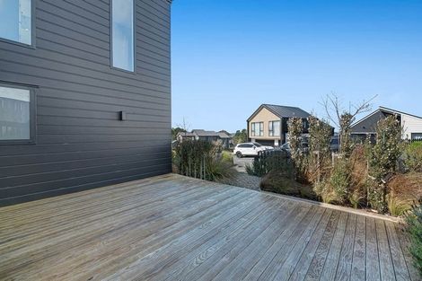 Photo of property in 16 Aquamarine Avenue, Wainui, 0992