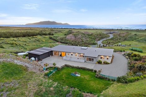 Photo of property in 25 Mahurenga Lane, Te Horo, Otaki, 5581