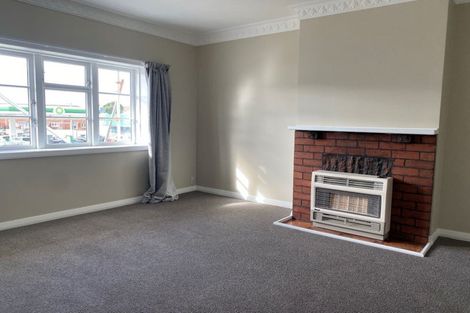 Photo of property in 73 Whites Line East, Waiwhetu, Lower Hutt, 5010