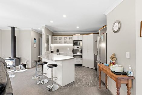 Photo of property in 14 Pukematawai Lane, Levin, 5571