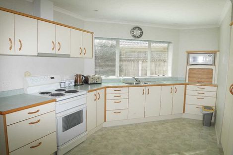 Photo of property in 9 Greenaway Road, Waikanae, 5036